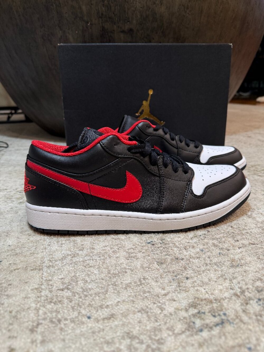 Nike Air Jordan 1 Low Black Red White Men's Size 11 Sneakers New with Box